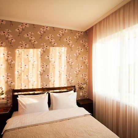Harvest Hotel Виниця Екстериор снимка