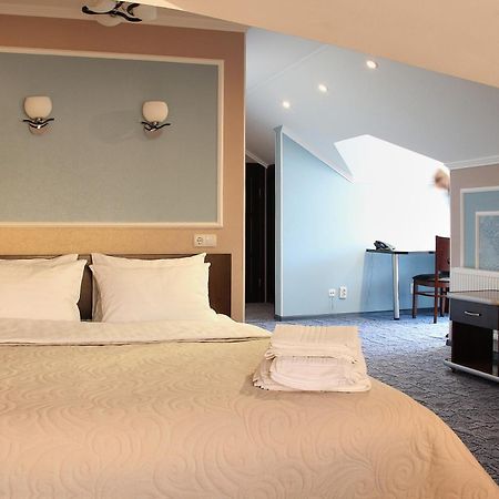 Harvest Hotel Виниця Екстериор снимка