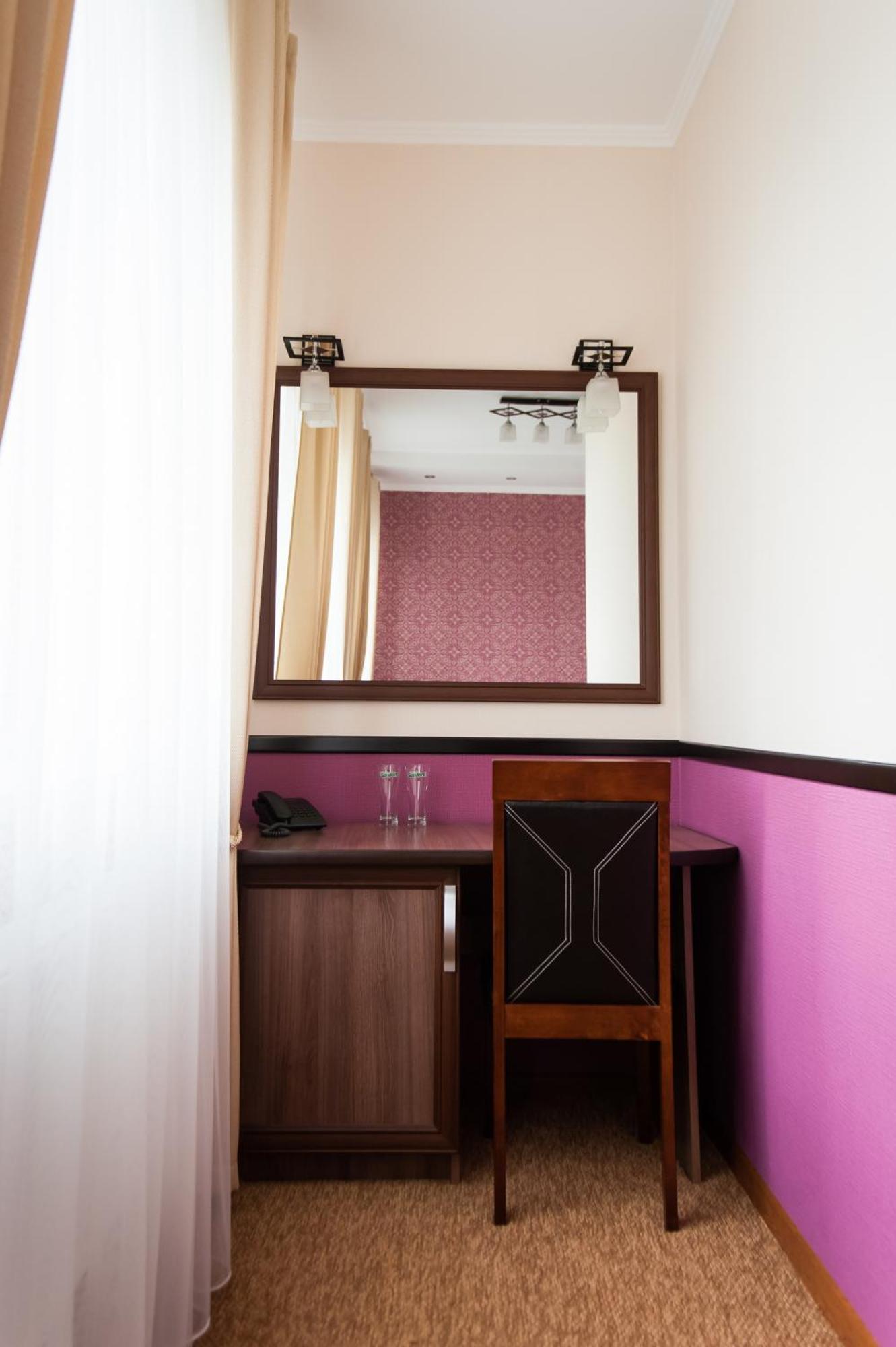 Harvest Hotel Виниця Екстериор снимка