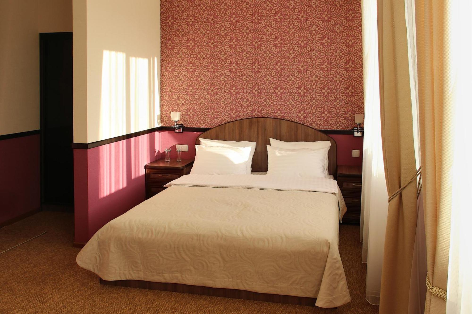 Harvest Hotel Виниця Екстериор снимка