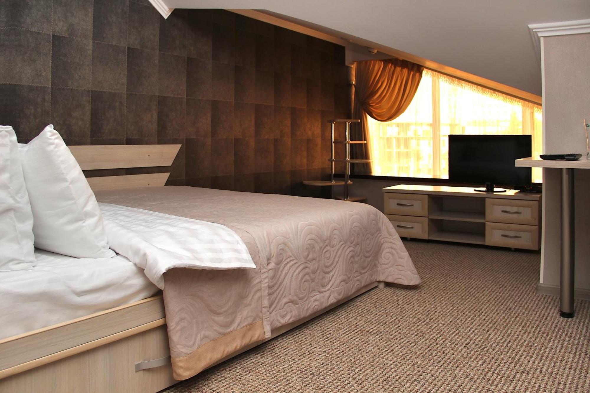 Harvest Hotel Виниця Екстериор снимка
