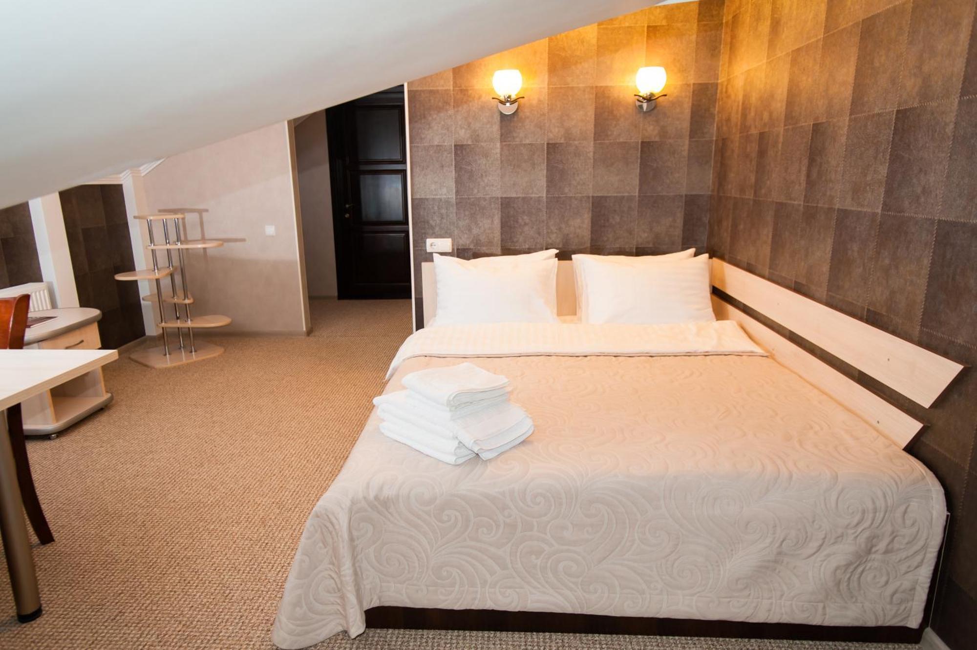 Harvest Hotel Виниця Екстериор снимка