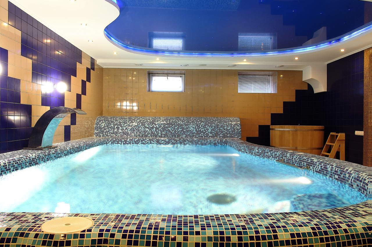 Harvest Hotel Виниця Екстериор снимка